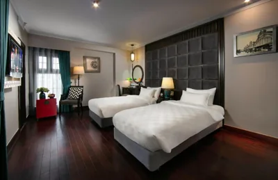 Chambre lits jumeaux Executive avec vue sur le quartier — HOTEL du LAC Hanoi
